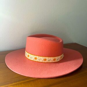 GIGI PIP Pink Hat with Patterned Band